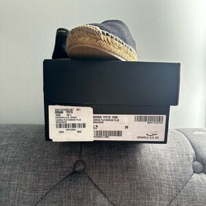 Saint Laurent
logo-embroidered espadrilles